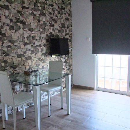 Frangeskos Beach Apartment'S Декелія Кантонмент Екстер'єр фото