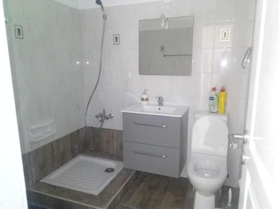 Frangeskos Beach Apartment'S Декелія Кантонмент Екстер'єр фото